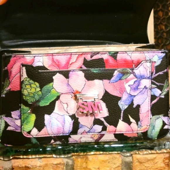 Steve Madden Floral Crossbody Clutch - Picture 4 of 9